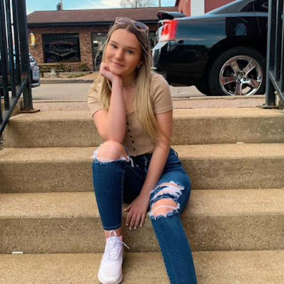 Meet your Posher, Caley - Picture 1 of 1